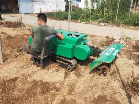 點擊查看詳細信息<br>標題：履帶開溝機　 閱讀次數(shù)：1340